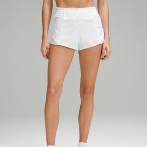 Lululemon Hotty Hot High-Rise Lined Short 2.5”